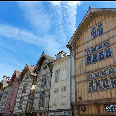 Superbe T2 De Caractere Au Centre Classe 3 Etoiles Troyes Exteriör bild