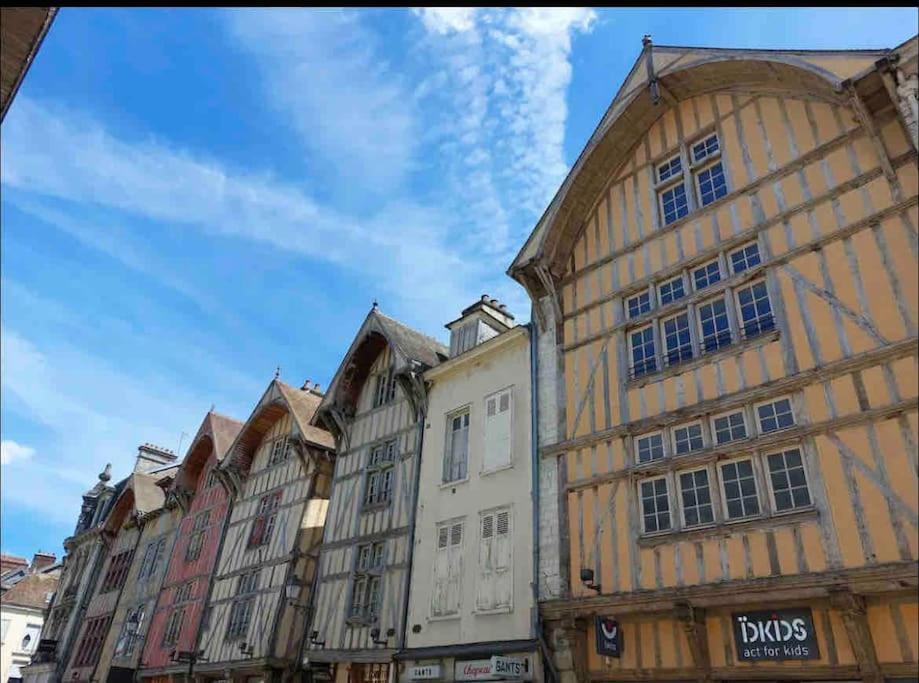 Superbe T2 De Caractere Au Centre Classe 3 Etoiles Troyes Exteriör bild